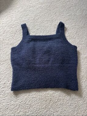 Navy blue knit crop top